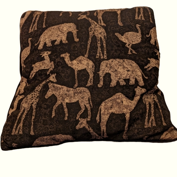 One 19" X 19" Black & Gray Square Jungle Animal Print Accent Throw Pillow - Picture 2 of 3